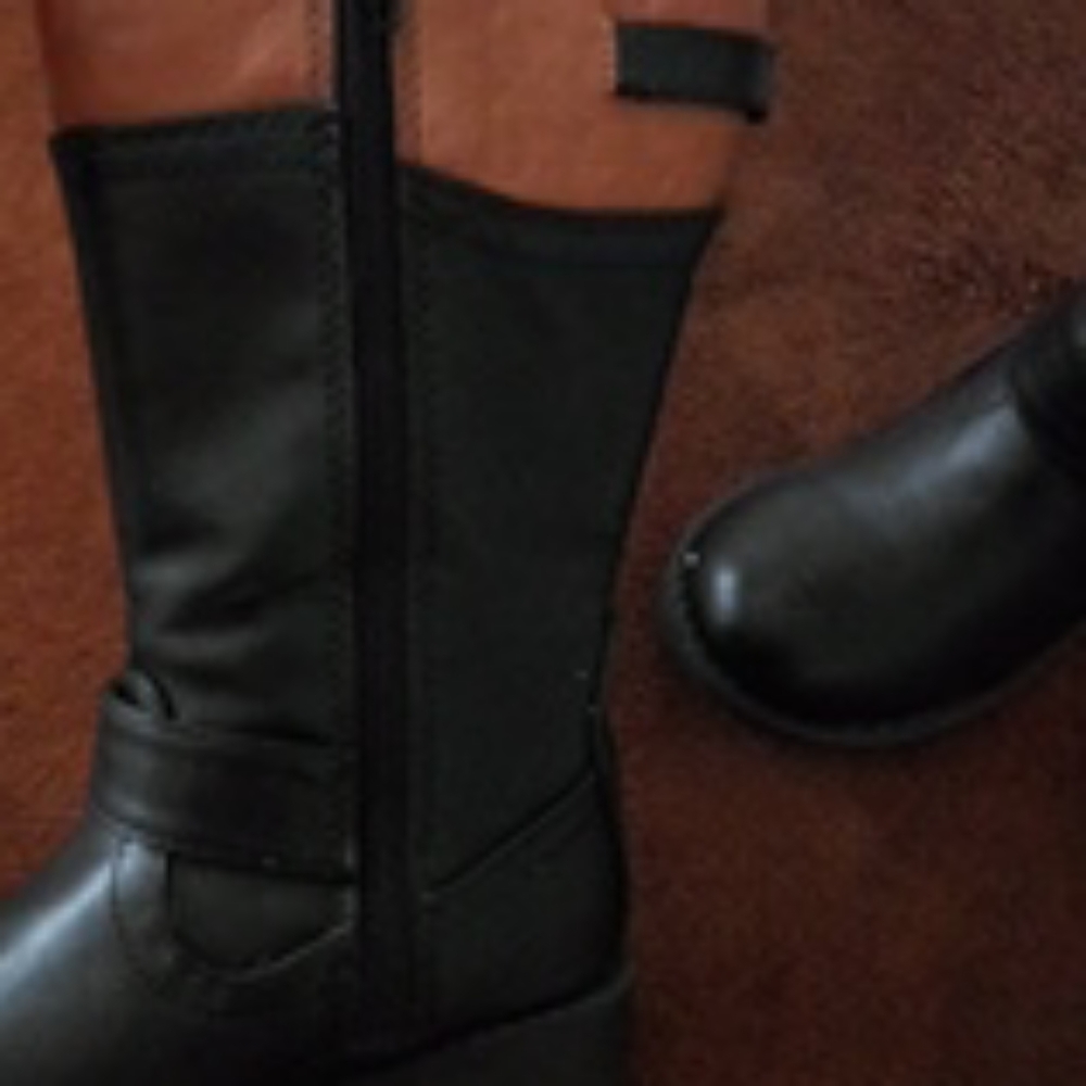 Boots - Picture 3 of 4